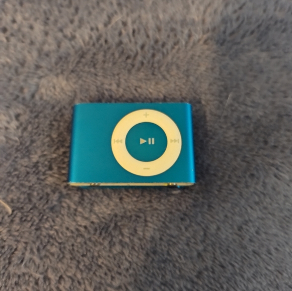 Vintage iPod Shuffle (NO Charger) - Picture 6 of 6